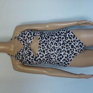 Tempt Me Leopard Print Halter Swimsuit Womens Size M‎